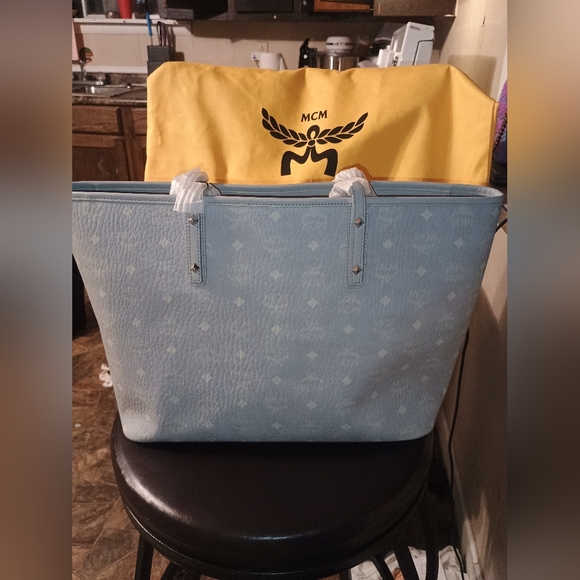 MCM Misty Gray Visetos Medium Tote - Picture 3 of 10